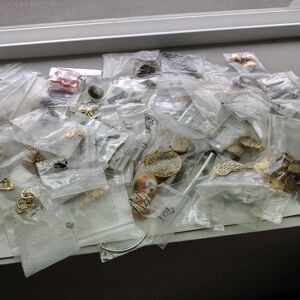 Big lot of jewelry supplies, good pltd, rose gold pltd, silver pltd, rhodium etc